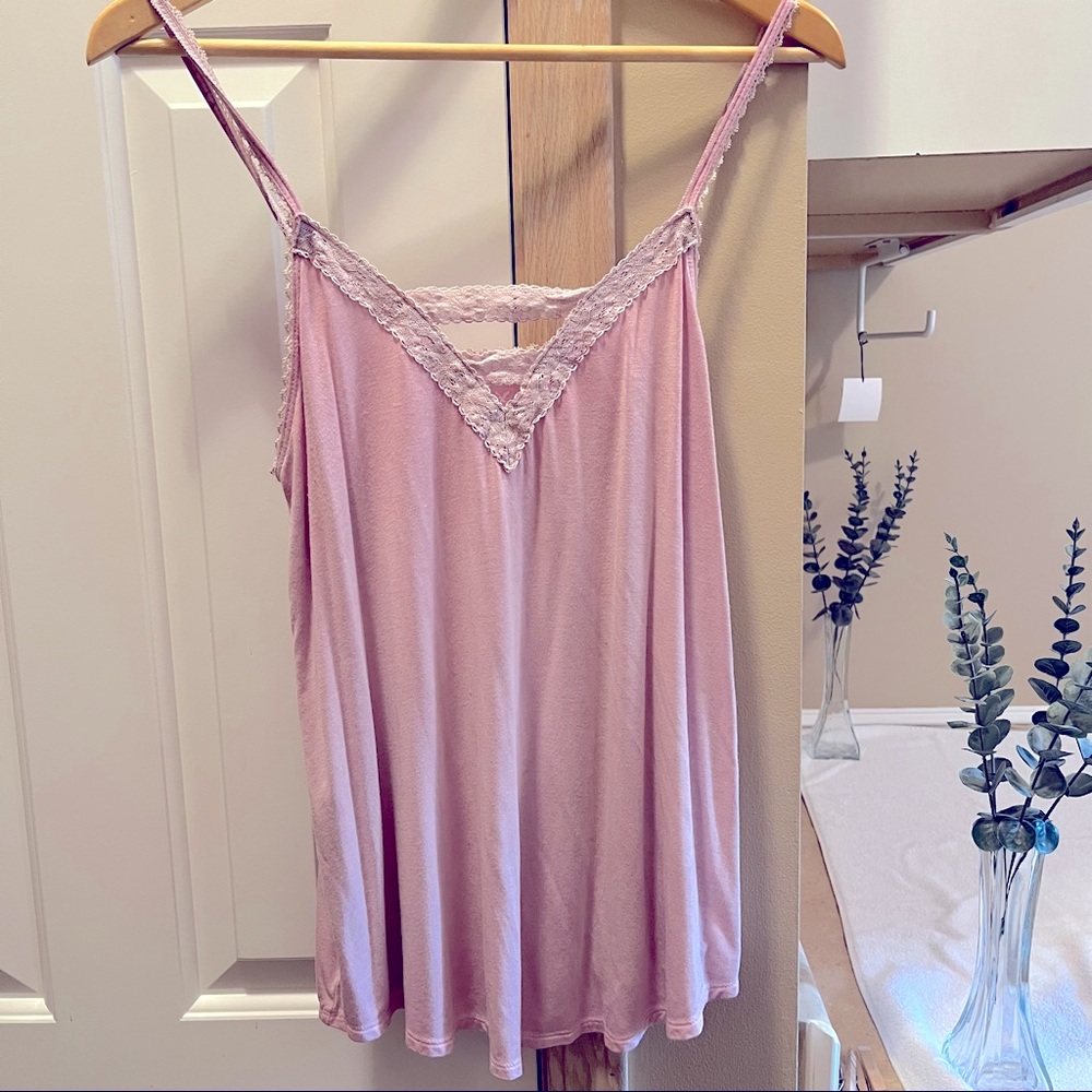 American Eagle pink lacy tank top